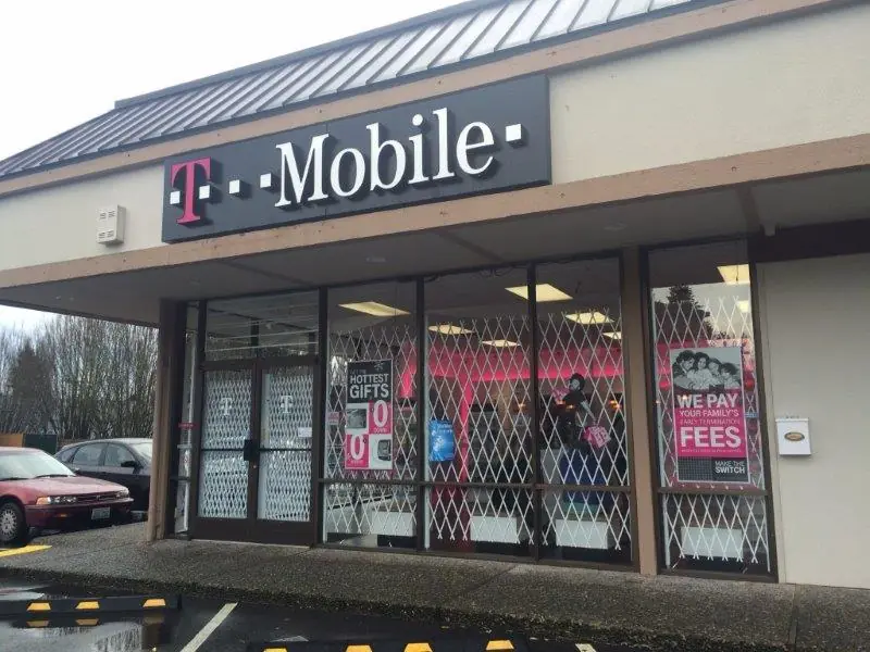 cellular store security gates