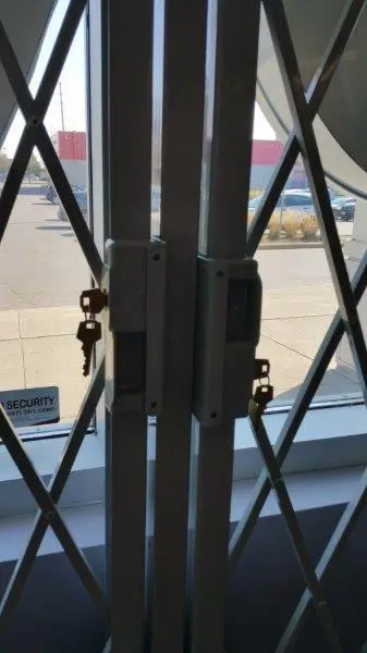 slam lock security gate